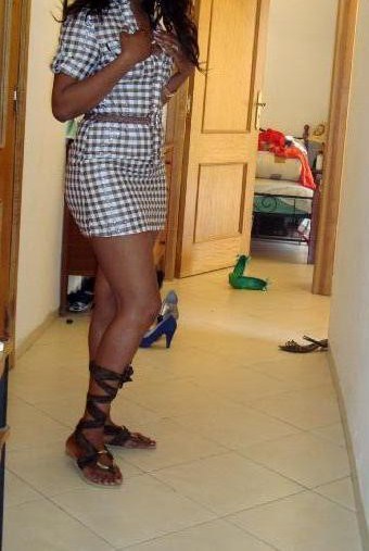 belle escorte girl black