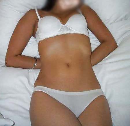 ADENA MASSEUSE PROPOSE MASSAGE EROTIQUE AVEC FINITION BUCCALE