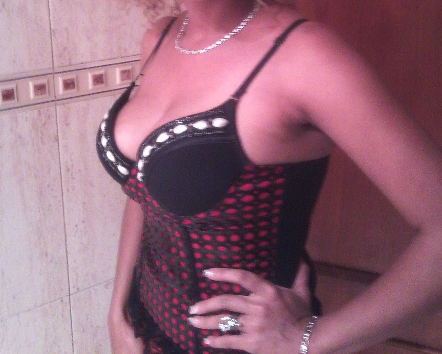 Moi c'est Carla 30 ans, belle blonde, coquine et romantique