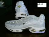 Chaussure nike tn en cuire blanc taille 46 neuf