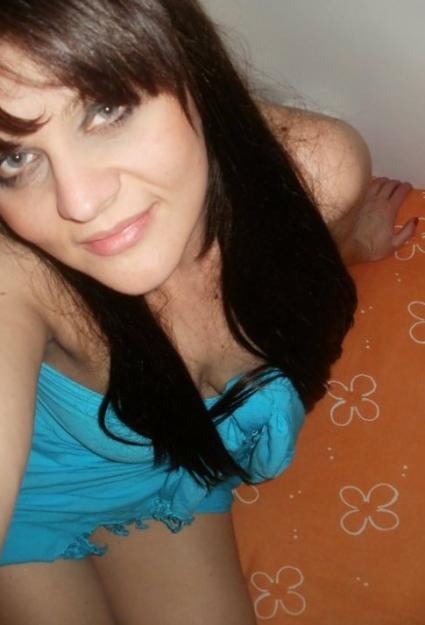 Femme épanouie pour des plus très chauds