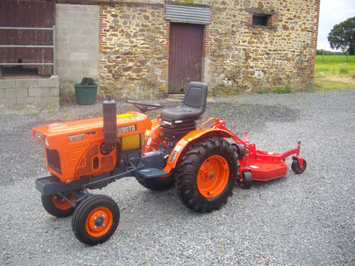 Don  KUBOTA DIESEL 7001 2 RM - 17 CV avec TONDEUSE + ARCEAU De SECURITE