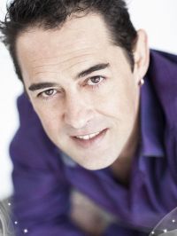 DONOVAN, voyant-médium