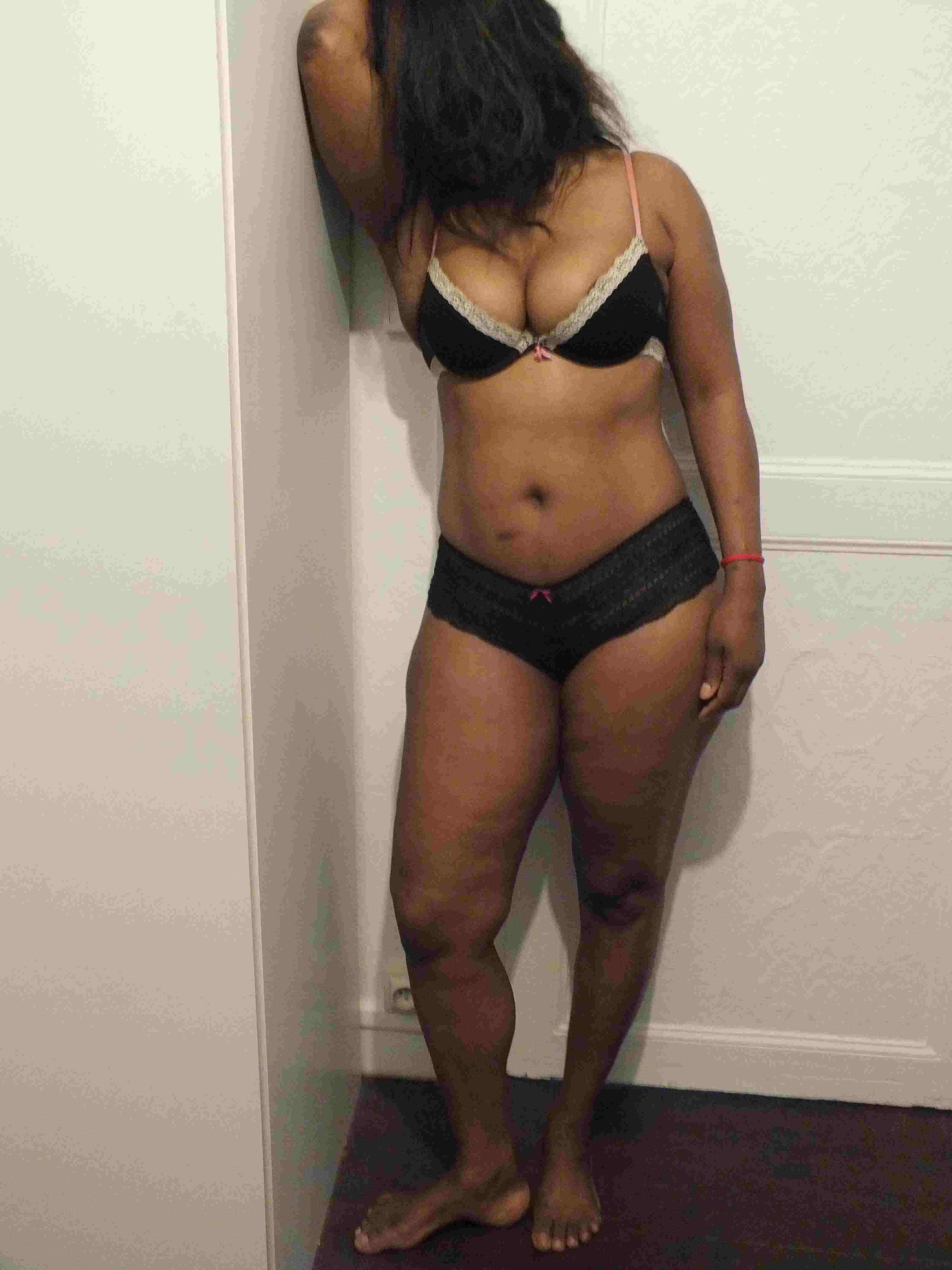 .STEPHANIE POUR SEXE+PIPE+CUNNI  1H A 150 EURO