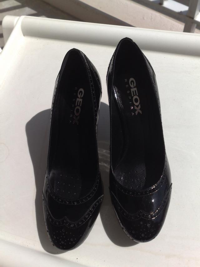 Chaussures Geox Cuir Verni, Noir. Neuves. Prix:60€