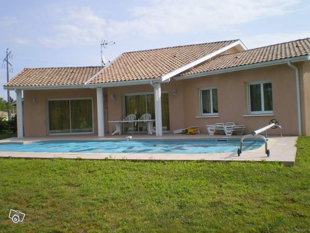 Maison 4ch+bureau+garage+pisc st pierre du mont