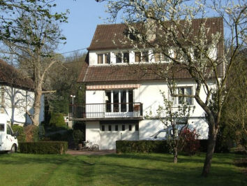 Belle maison bord de seine